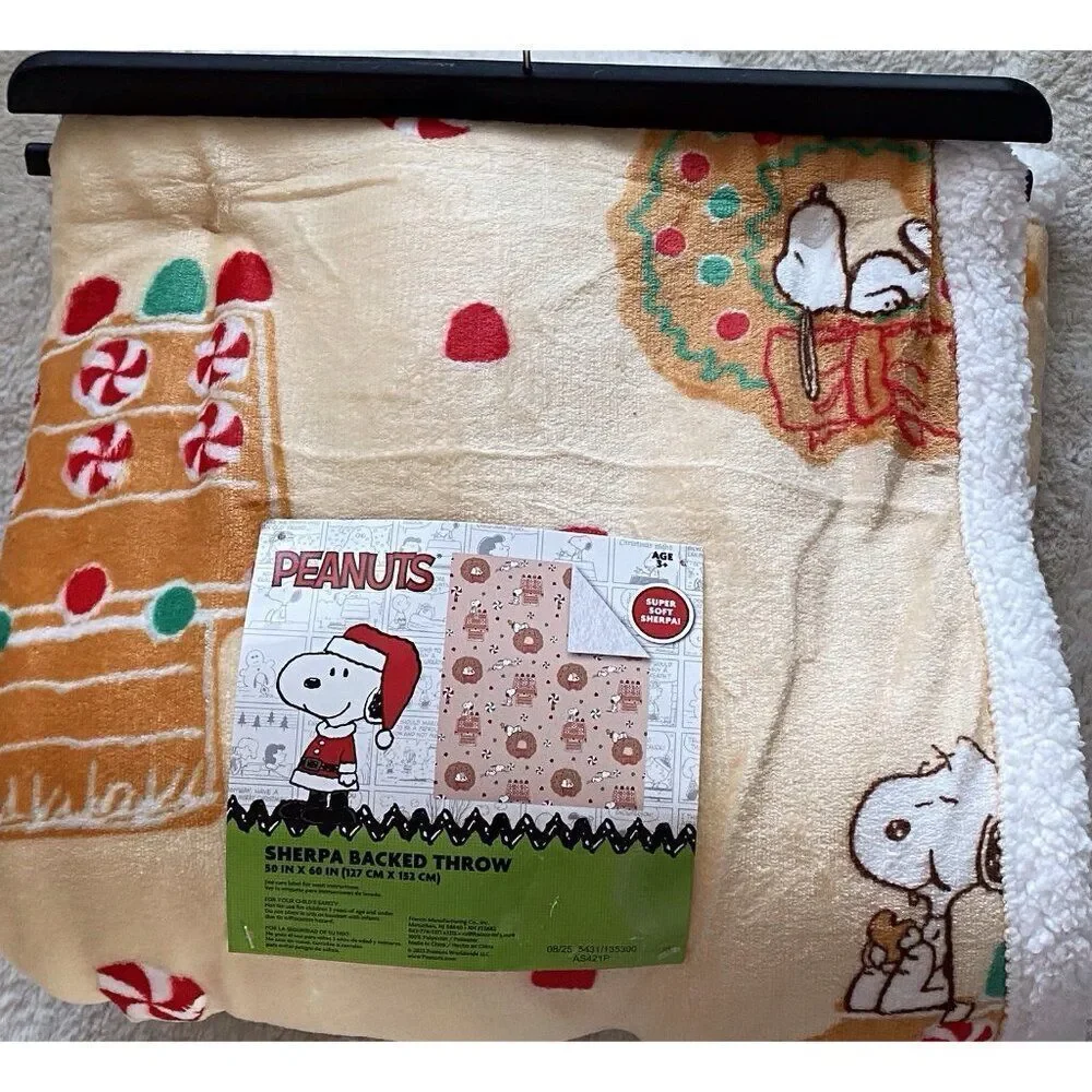 Peanuts Snoopy Sherpa‎ Backed Throw Blanket Gingerbread House Christmas 50X60”